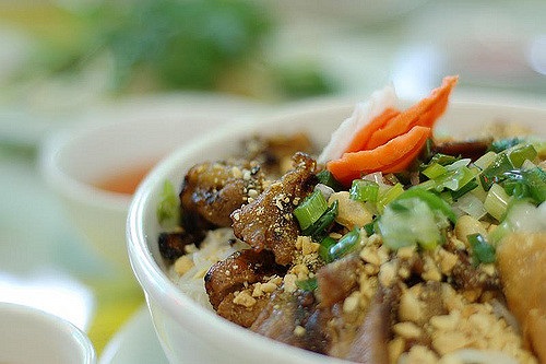 Chinese medicine considers other properties of food in addition to its nutrient value. Bun Thit Nuong